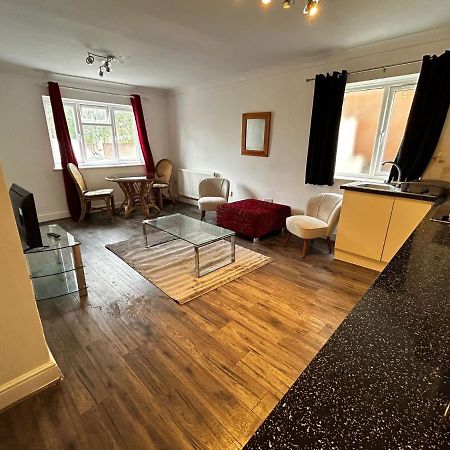 The Ruislip Apartment Exterior photo