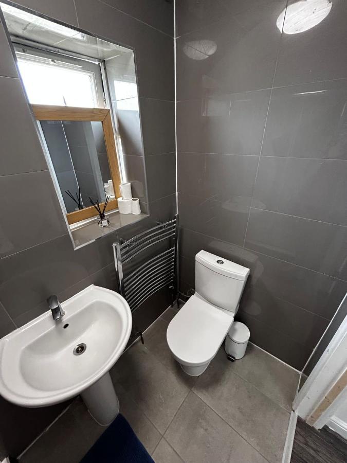 The Ruislip Apartment Exterior photo