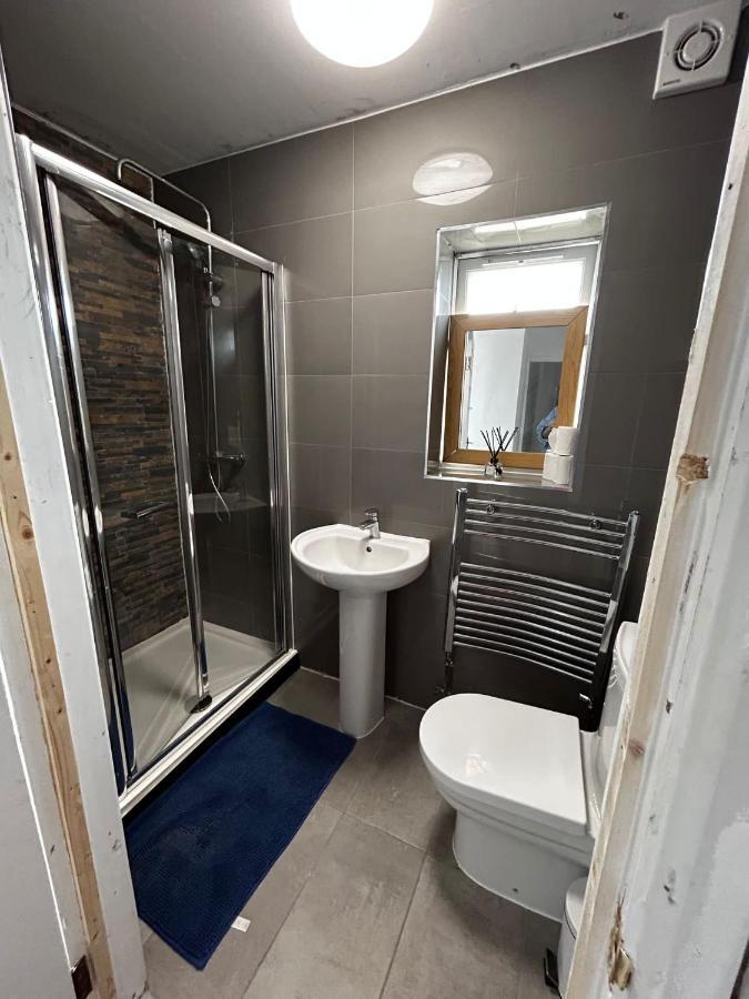 The Ruislip Apartment Exterior photo