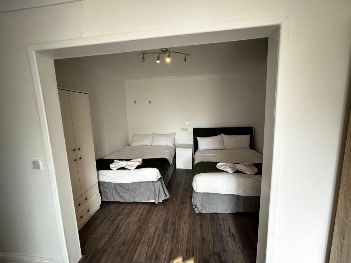 The Ruislip Apartment Exterior photo