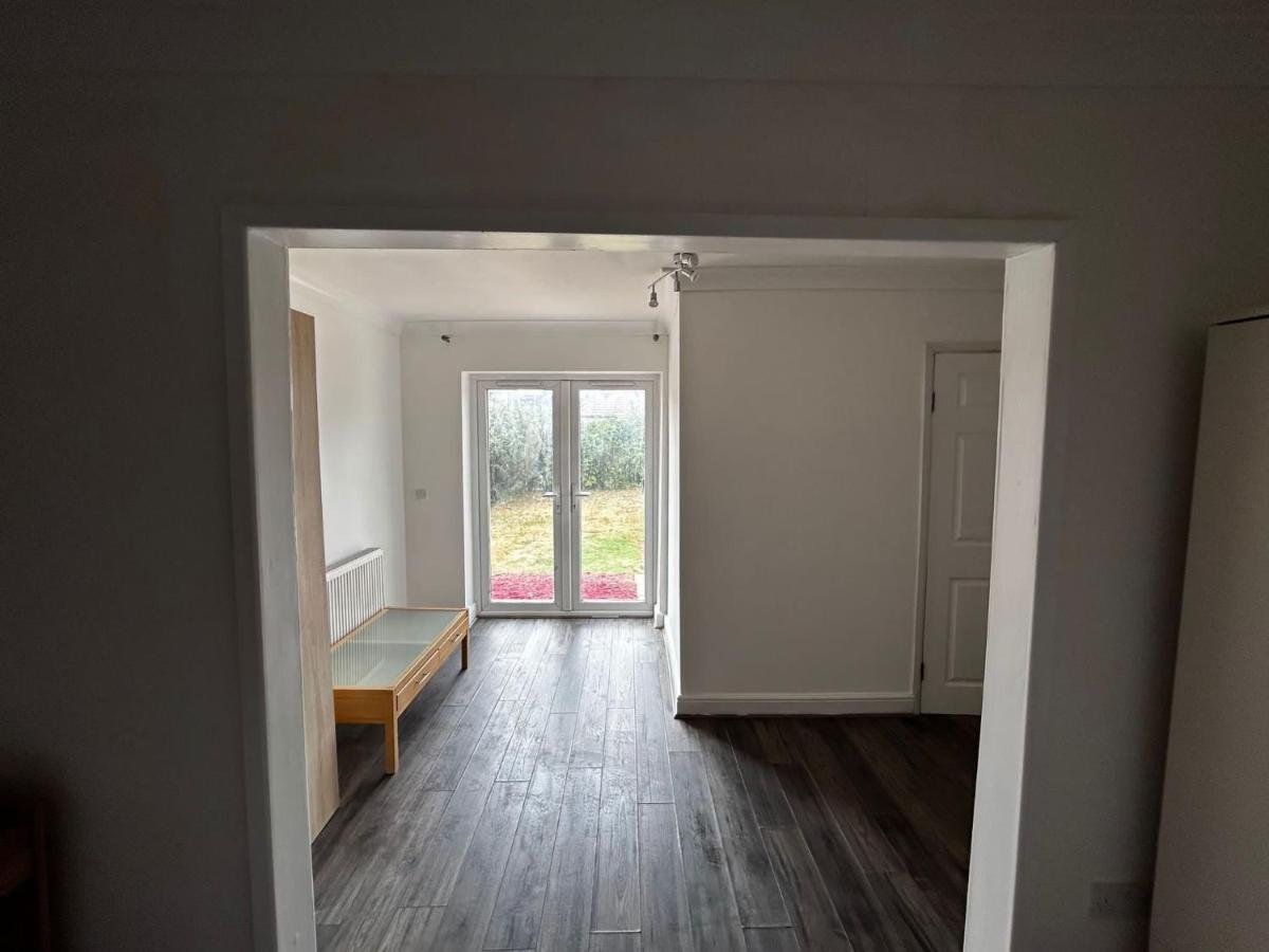The Ruislip Apartment Exterior photo